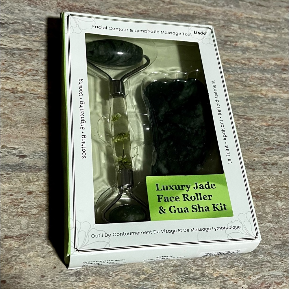 Lindo Luxury Jade face roller & Gua Sha face contour & lymphatic massage tool